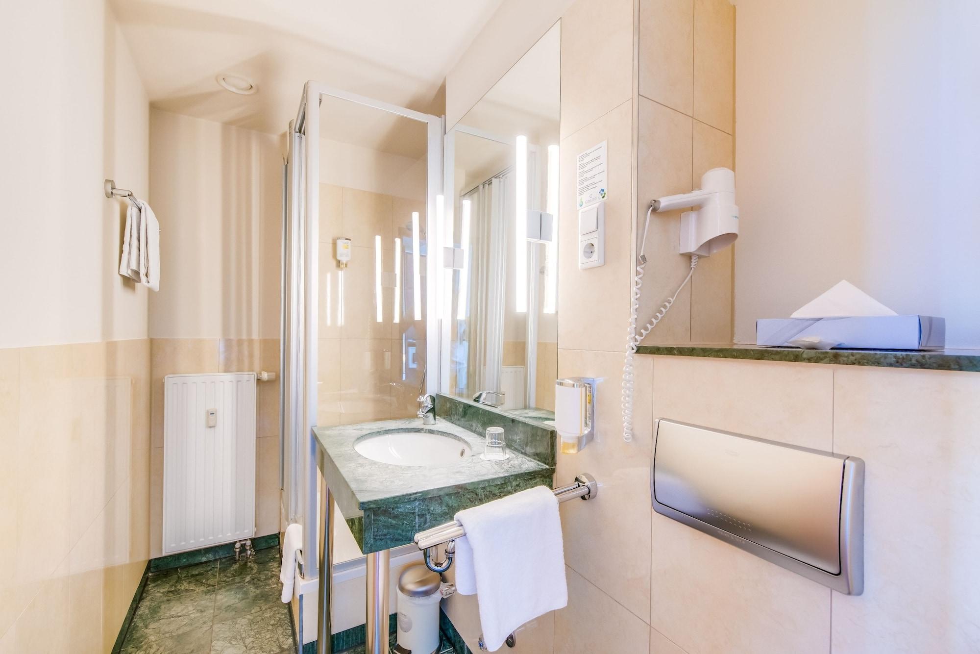 Hotel Kurfürstendamm 3*